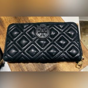 vintage 7”x 4” Tory Burch Wallet